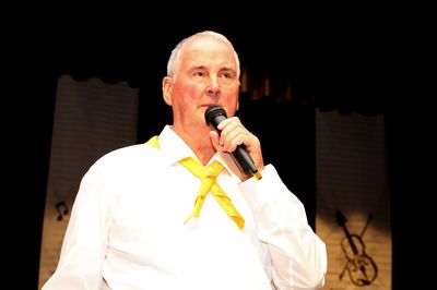 Uli begr&uuml;&szlig;te unsere G&auml;ste ...