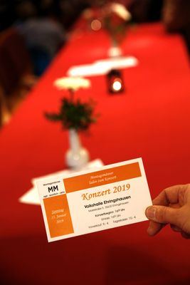 ... konnten die T&uuml;ren der Volkshalle ge&ouml;ffnet werden.